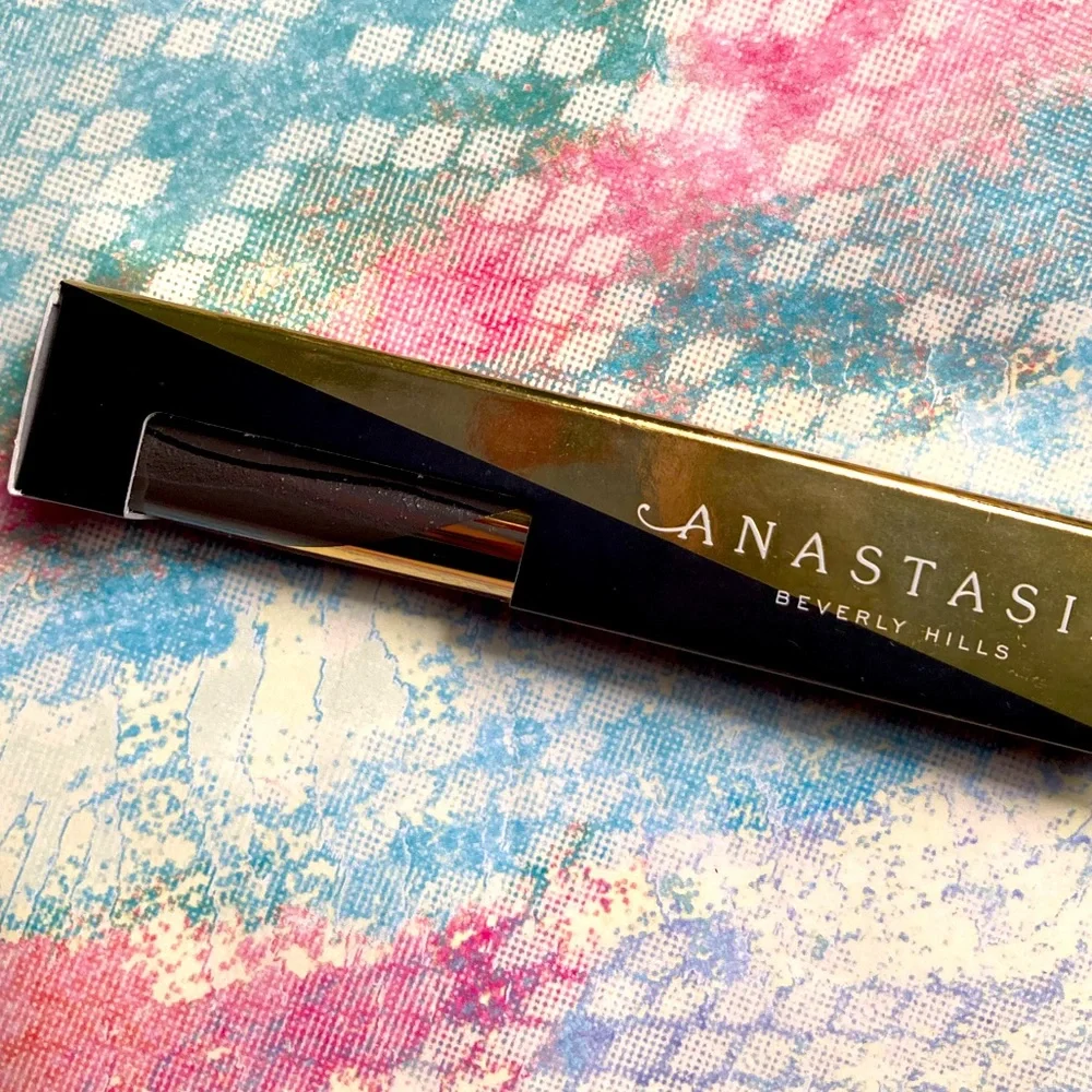 Anastasia DipBrow Gel in Ash Brown - Picture 1 of 3